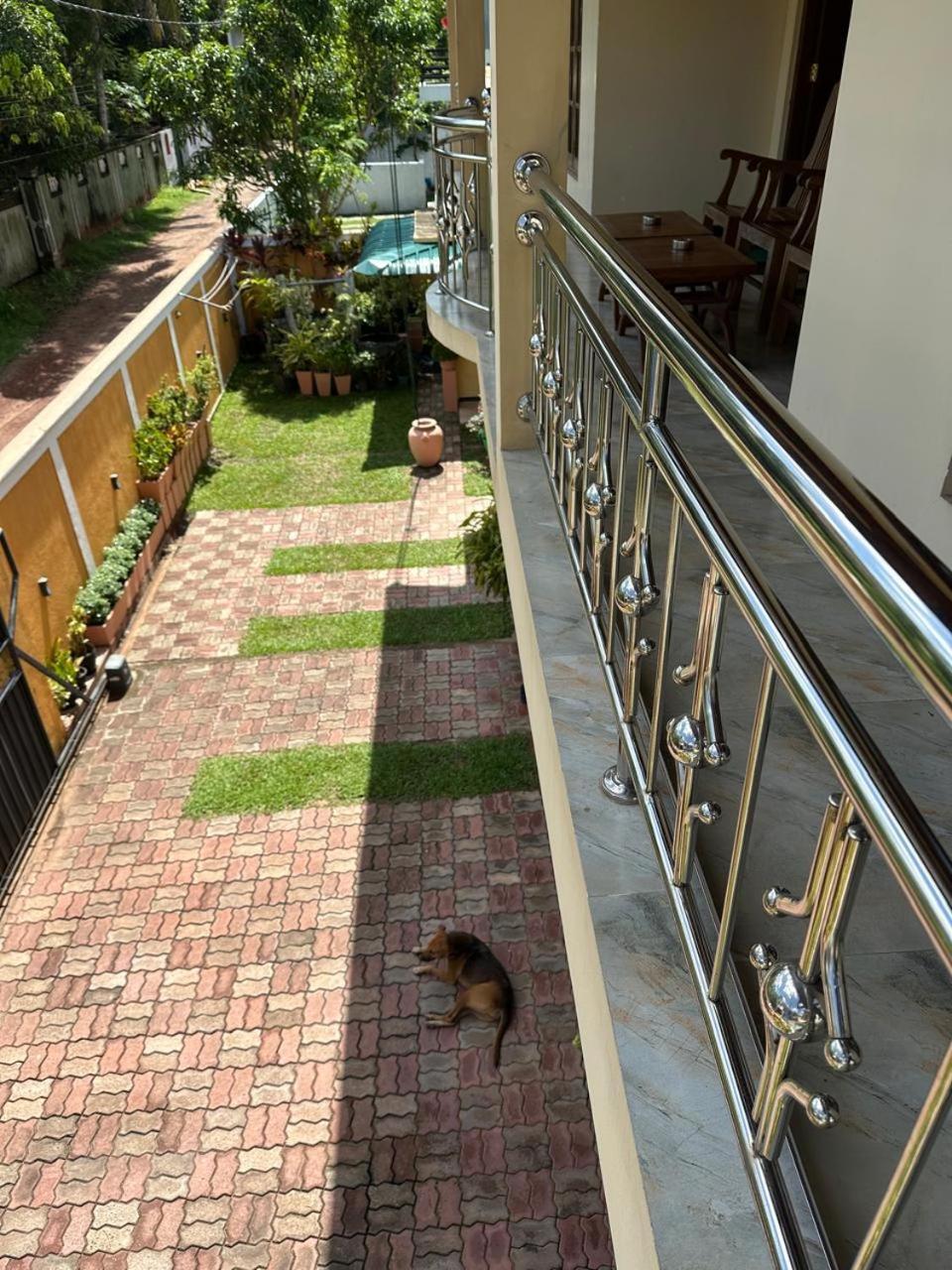 Lahiru Airport Villa Andiambalama Exterior foto